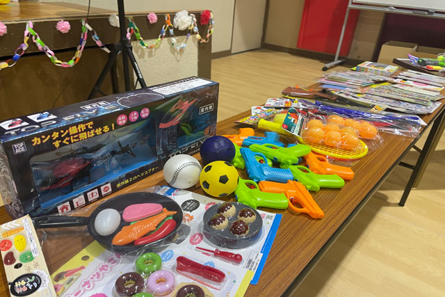 ビンゴ大会で使用するガチャガチャマシン